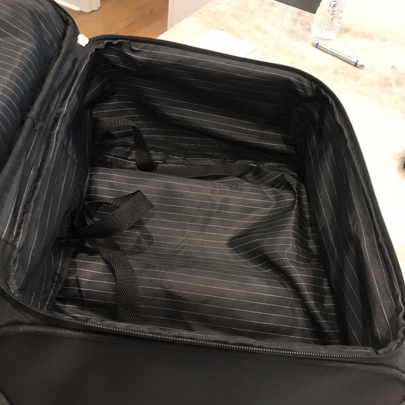 Under seat carry on bag - Picture 3 of 5